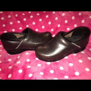 Brown Dansko shoes size 38 or 8